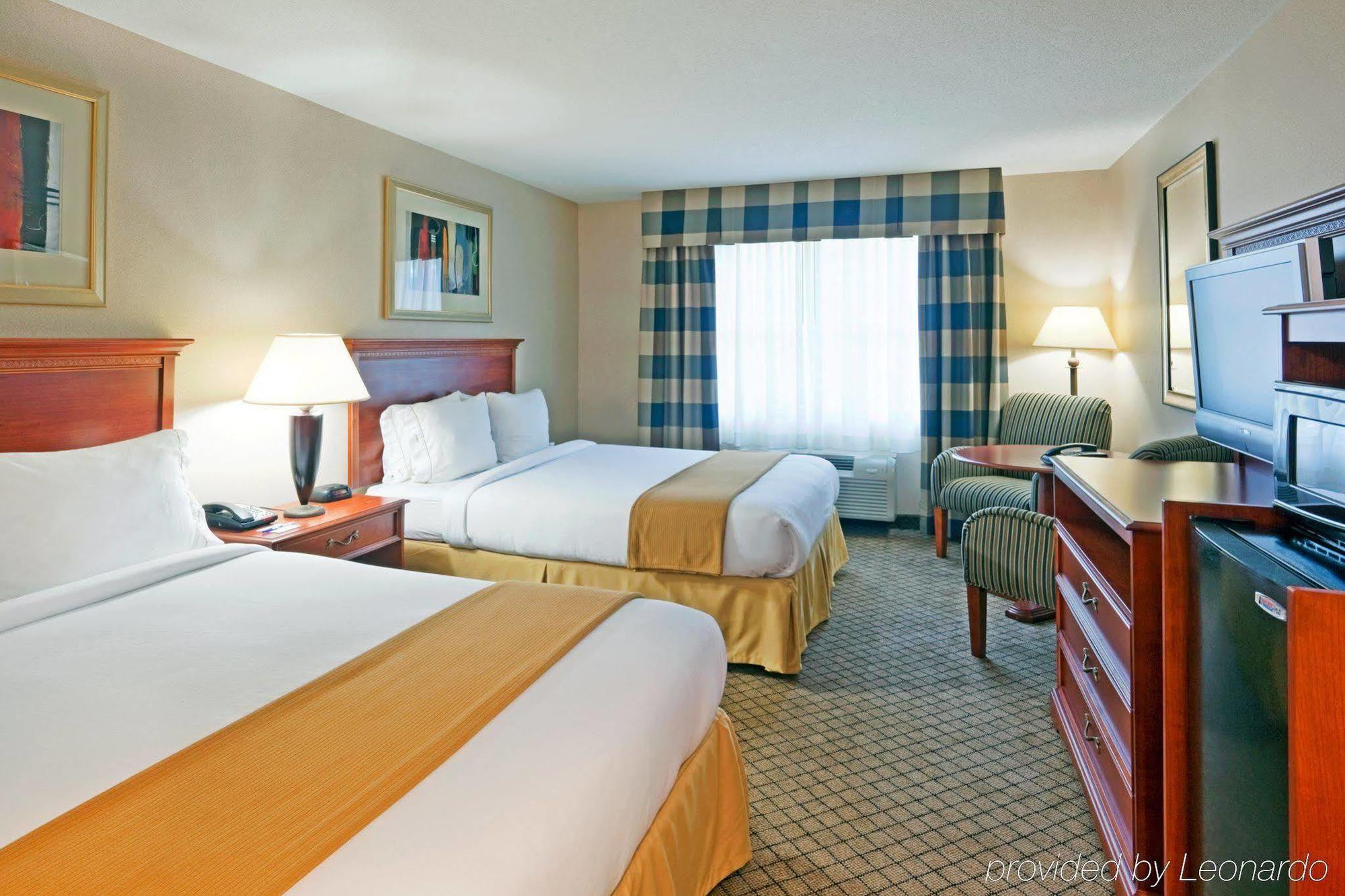 Holiday Inn Express Hotel & Suites Hampton South-Seabrook, An Ihg Hotel Bilik gambar